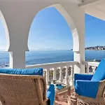 Апартаменты Bright Beachfront - Ref 157 By Costarentals