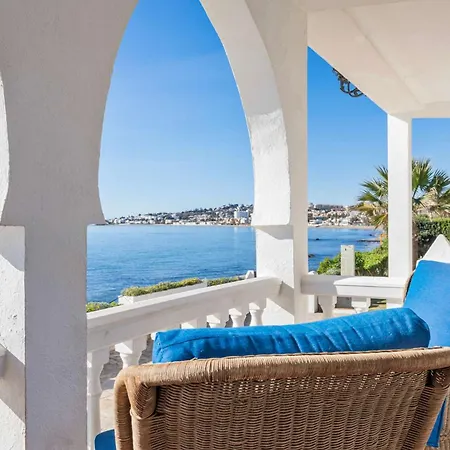 Bright Beachfront - Ref 157 By Costarentals
