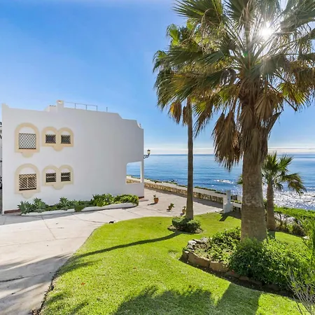 Bright Beachfront - Ref 157 By Costarentals Apartment *