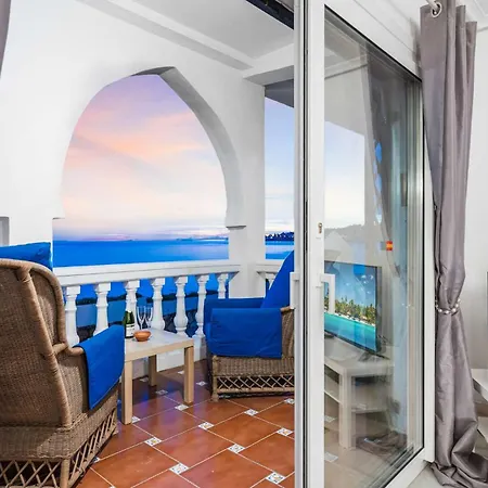 Bright Beachfront - Ref 157 By Costarentals *