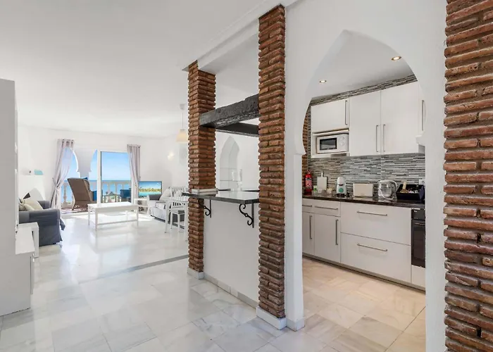 Bright Beachfront - Ref 157 By Costarentals