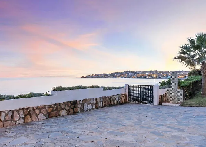 Bright Beachfront - Ref 157 By Costarentals