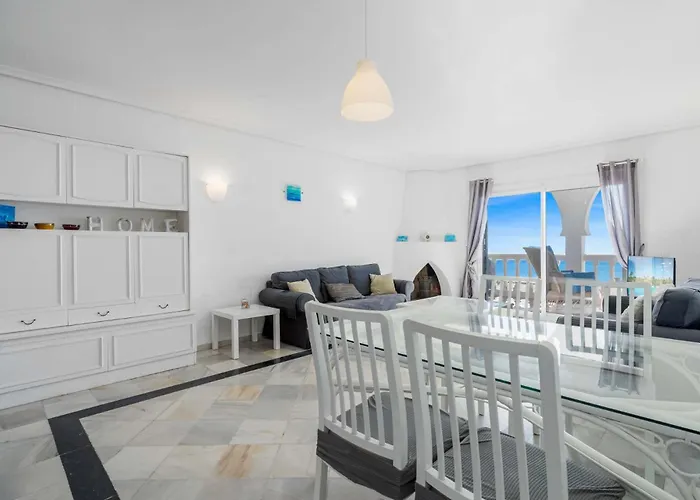 Bright Beachfront - Ref 157 By Costarentals Appartamento