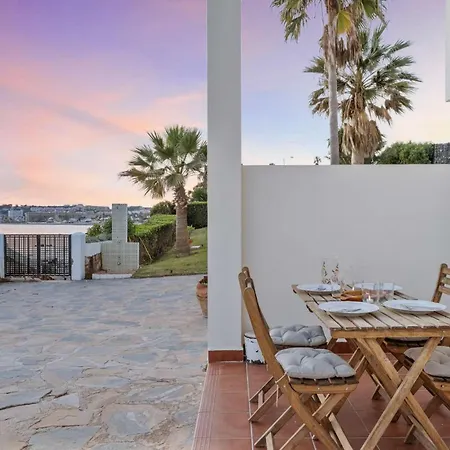 Bright Beachfront - Ref 157 By Costarentals Apartment