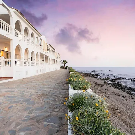 Bright Beachfront - Ref 157 By Costarentals Apartment
